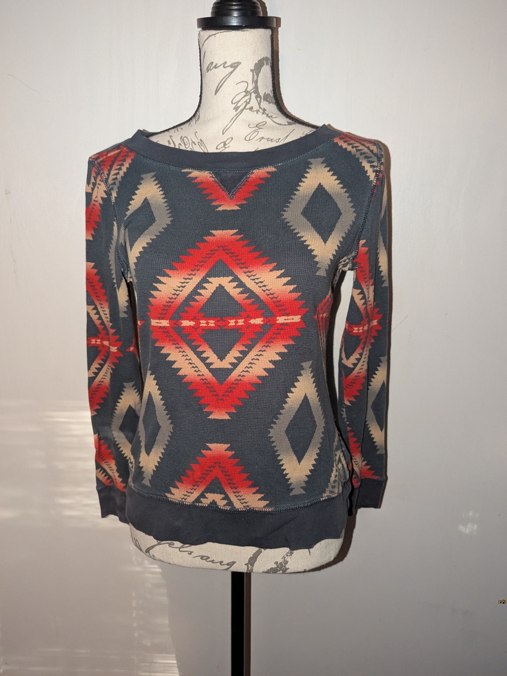 Chaps PM Southwestern Aztec Knit Pullover Top Crewneck Gray Red Petite M